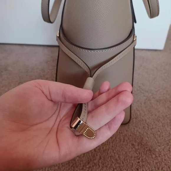 🤩👜Michael Kors EW Voyager Tote👜🤩 - Picture 6 of 16